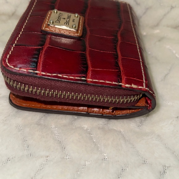 Dooney and Bourke Mini zip around croc print wallet - Picture 4 of 10